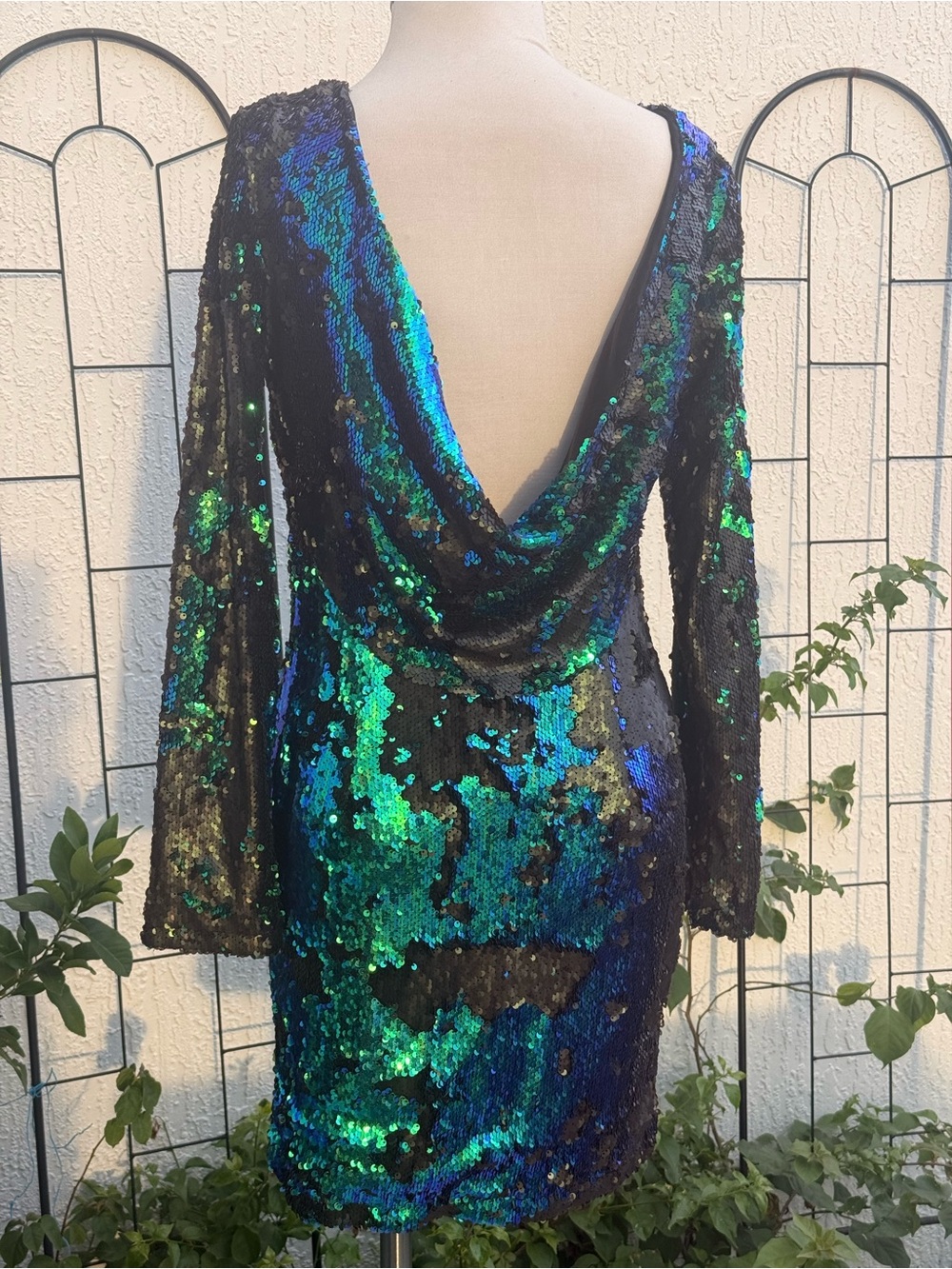 Girl In Mind NWT US6 Two-toned Sequin special occasion party dress blue/green/bk